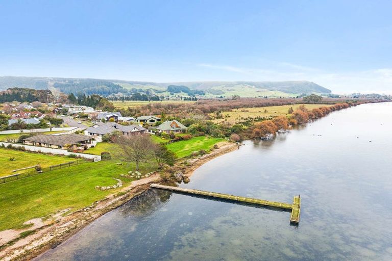 Photo of property in 10 Gemini Place, Kawaha Point, Rotorua, 3010