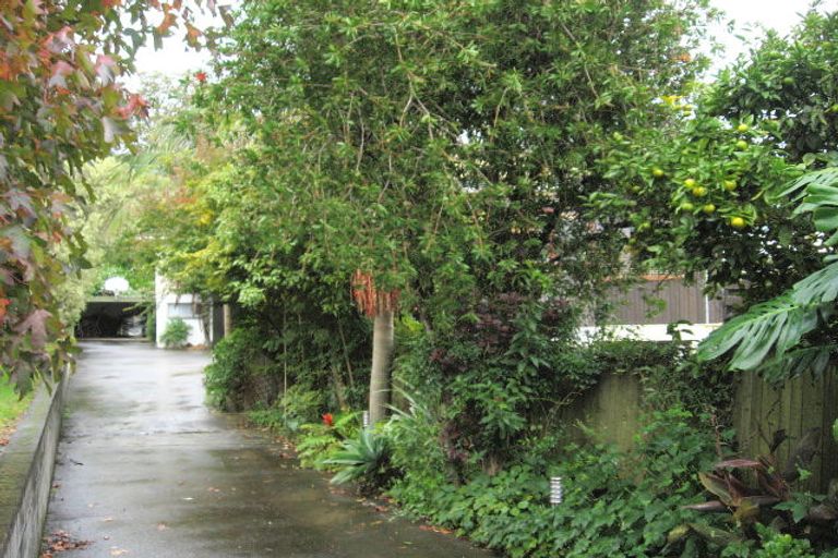 Photo of property in 2/44a Haseler Crescent, Howick, Auckland, 2014