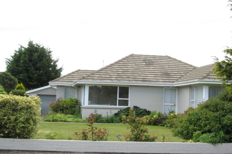 Photo of property in 14 Mappleton Avenue, Burnside, Christchurch, 8053