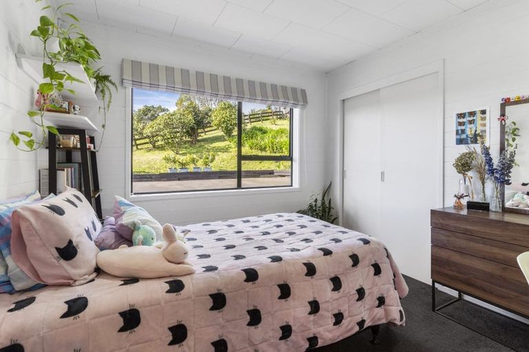 Photo of property in 231 Kaipara Road, Papakura, 2582