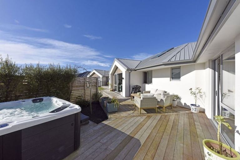 Photo of property in 8 Manarola Road, Halswell, Christchurch, 8025