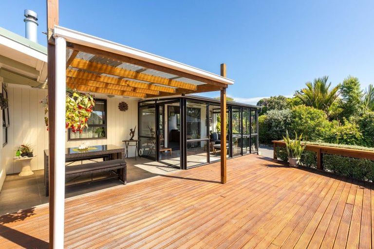 Photo of property in 30 Takiroa Street, Urenui, 4375