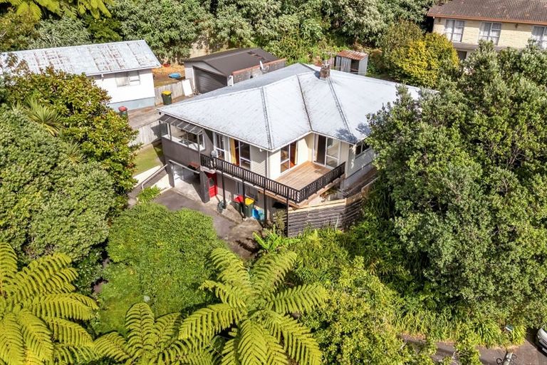 Photo of property in 50 Seaview Road, Marfell, New Plymouth, 4310