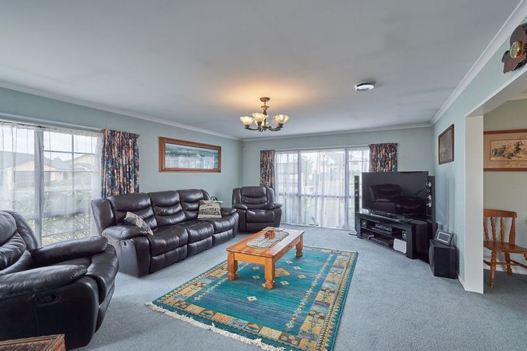 Photo of property in 40 Royal Oak Drive, Kelvin Grove, Palmerston North, 4414