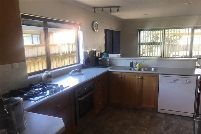 Photo of property in 13 Knightsbridge Place, Taradale, Napier, 4112