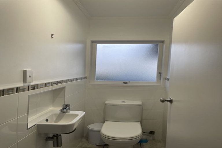 Photo of property in 39 Becroft Drive, Forrest Hill, Auckland, 0620