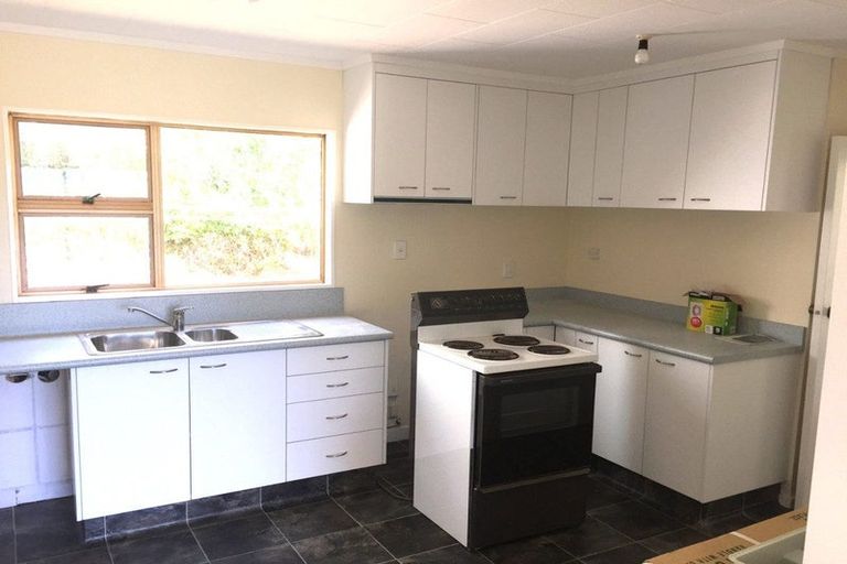 Photo of property in 95a Stewart Drive, Newlands, Wellington, 6037
