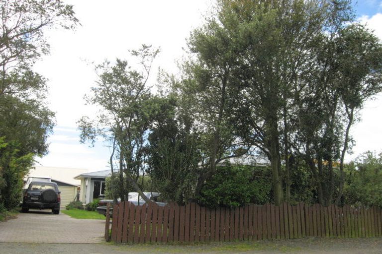 Photo of property in 8 Petries Road, Woodend, 7610