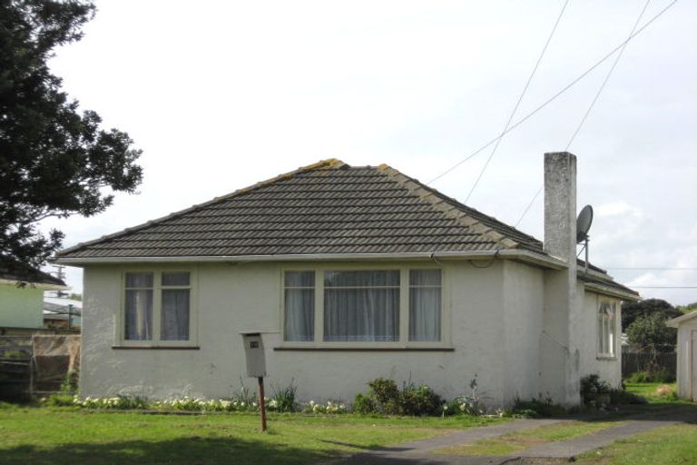 Photo of property in 76 Thatcher Street, Castlecliff, Whanganui, 4501