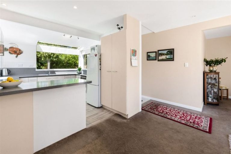 Photo of property in 14 Derwent Crescent, Titirangi, Auckland, 0604