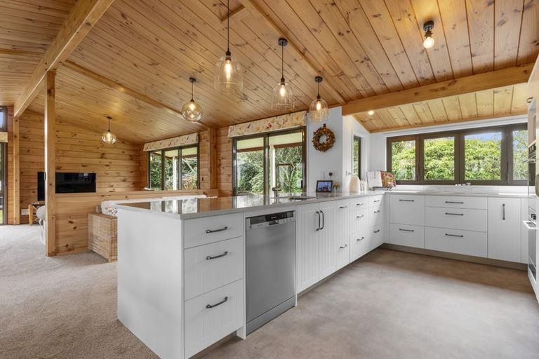 Photo of property in 37 Flint Road West, Stratford, 4332