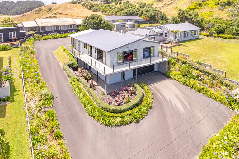 Photo of property in 21 Sunset Parade, Kai Iwi, Whanganui, 4574