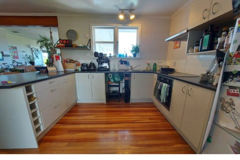 Photo of property in 2 Manitoba Place, Kingston, Wellington, 6021