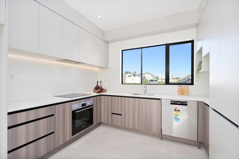 Photo of property in 37 Turret Lane, Hobsonville, Auckland, 0616