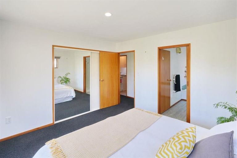 Photo of property in 2/52 Northcote Road, Northcote, Christchurch, 8052