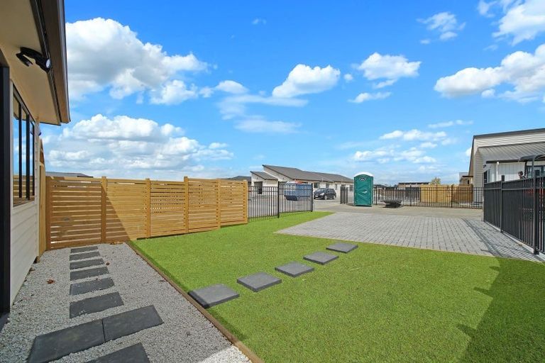 Photo of property in 5 Tributary Parade, Karaka, Papakura, 2113