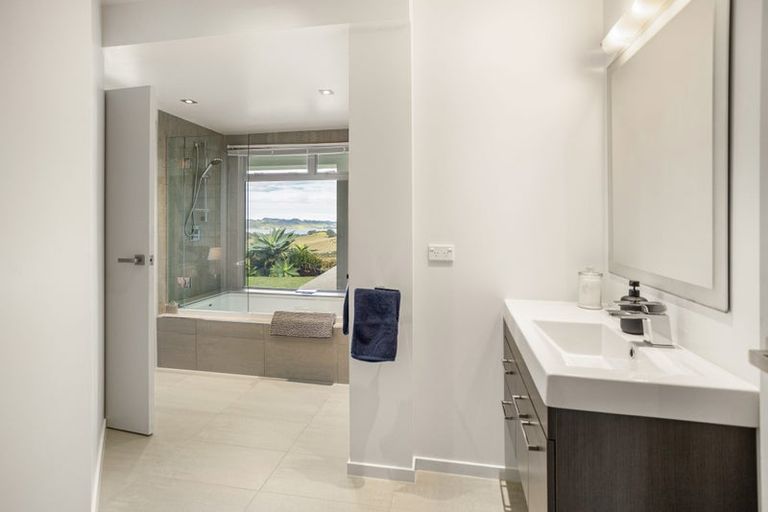 Photo of property in 154 Centennial Drive, Whitianga, 3510