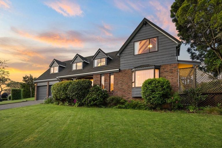 Photo of property in 13 Glucina Avenue, West Harbour, Auckland, 0618