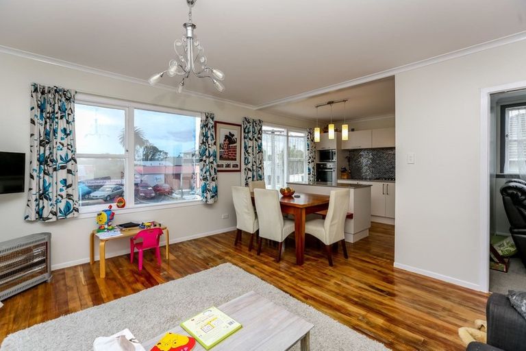 Photo of property in 22 Weymouth Street, New Plymouth, 4310