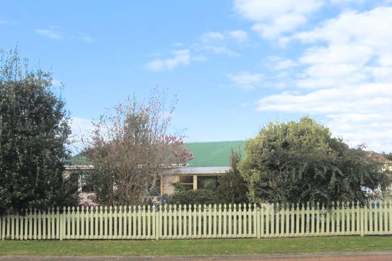 Photo of property in 14 Kauri Place, Tairua, 3508