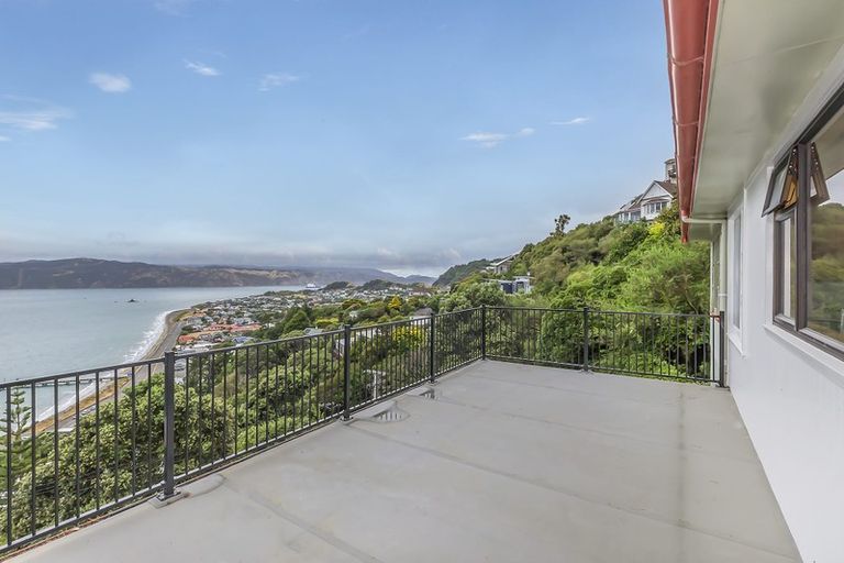 Photo of property in 32 Newport Terrace, Seatoun, Wellington, 6022