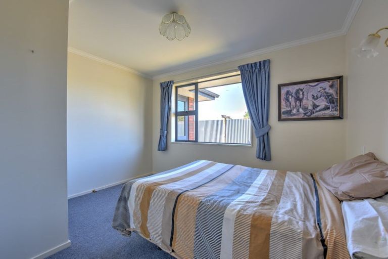 Photo of property in 37 Manse Street, Edendale, 9825