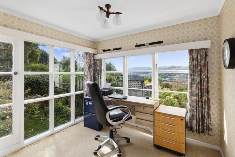 Photo of property in 9 Magdalen Street, Tawa, Wellington, 5028