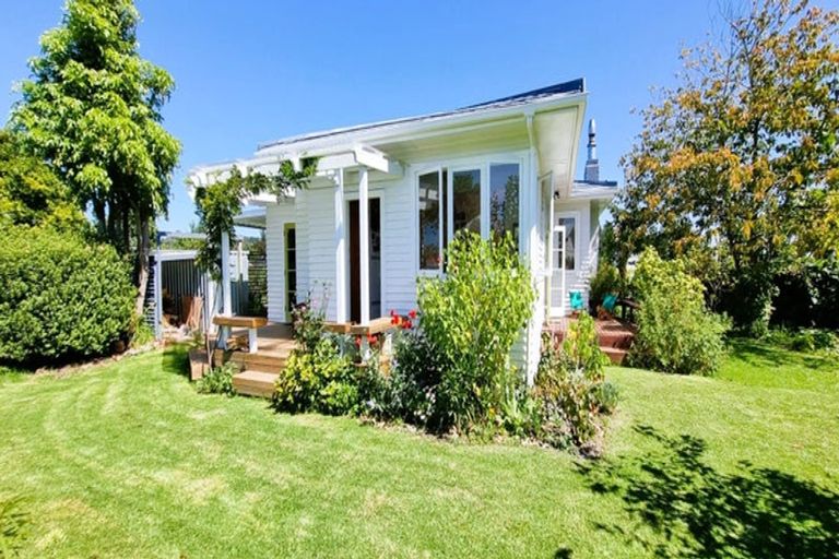 Photo of property in 15 Victoria Avenue, Wairoa, 4108