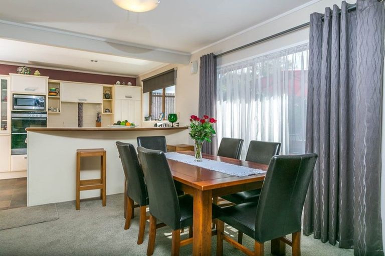 Photo of property in 13 Matuhi Rise, Henderson, Auckland, 0612