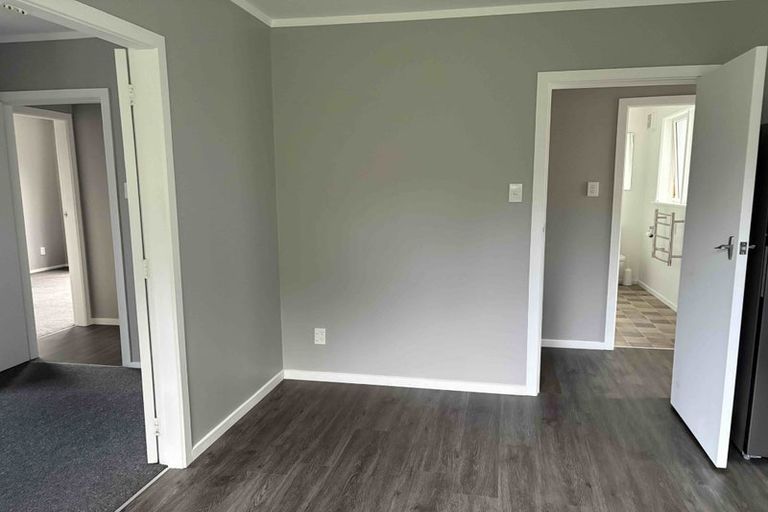 Photo of property in 19 Creswick Terrace, Northland, Wellington, 6012