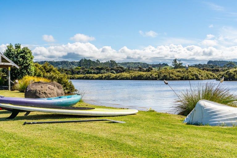 Photo of property in 32 Thelma Road, Mangawhai Heads, Mangawhai, 0505