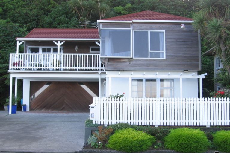 Photo of property in 15 Moana Road, Plimmerton, Porirua, 5026