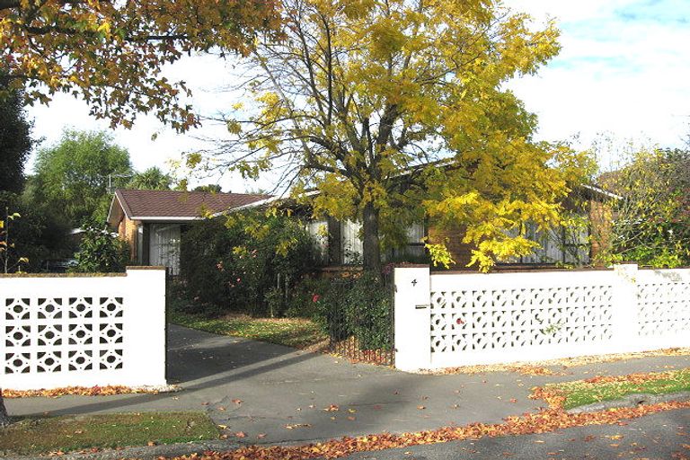 Photo of property in 4 Ilkley Place, Ilam, Christchurch, 8041