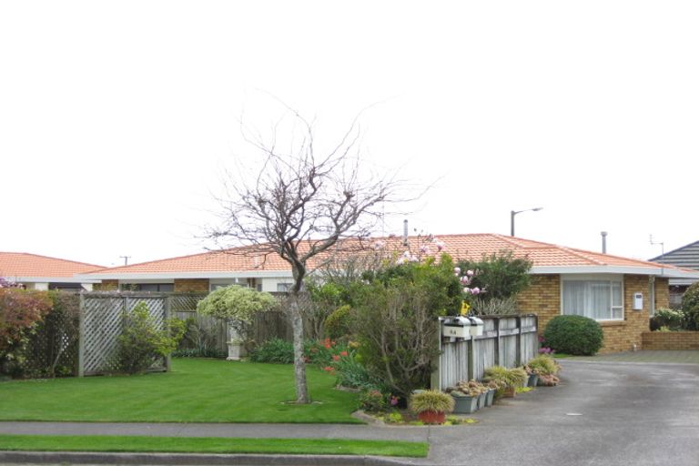 Photo of property in 1/6 Waiwera Place, Merrilands, New Plymouth, 4312