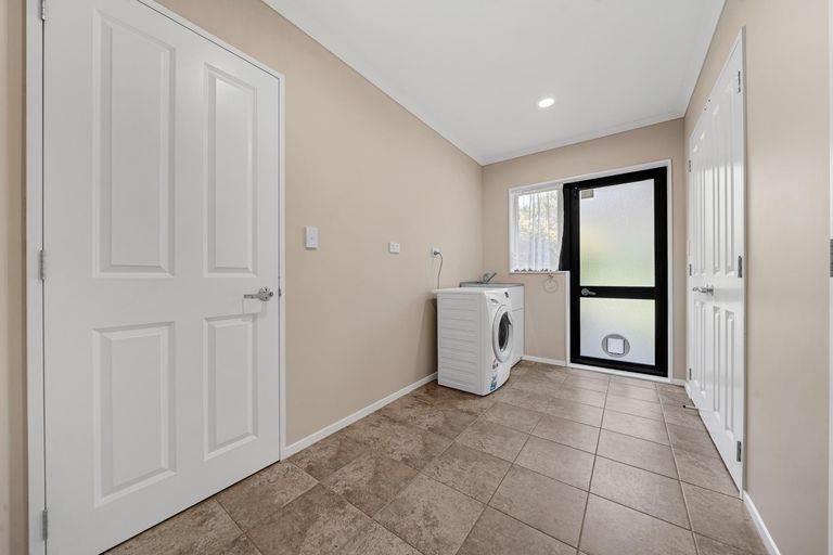 Photo of property in 5b Raukawa Grove, Waiuku, 2123