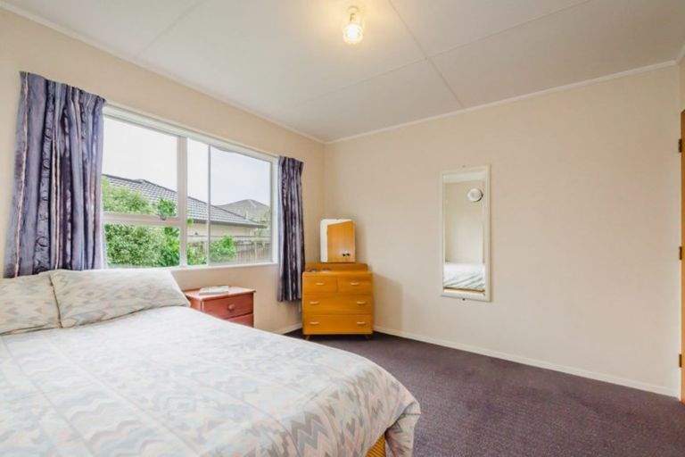 Photo of property in 28 Sunshine Avenue, Paraparaumu, 5032