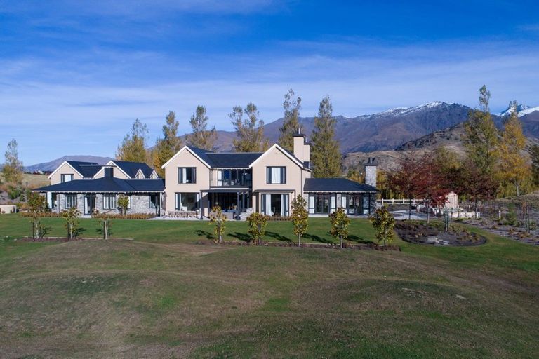 Photo of property in 2 Haggitt Lane, Lake Hayes, Queenstown, 9371