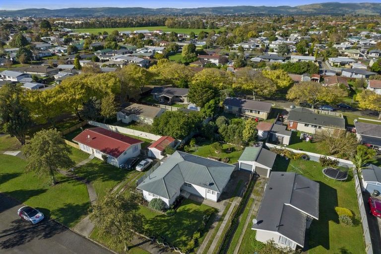 Photo of property in 15 Halswell Crescent, Westbrook, Palmerston North, 4412