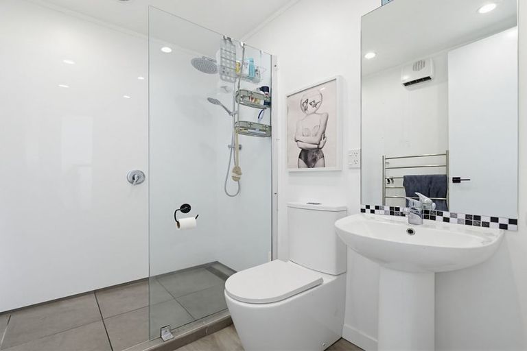 Photo of property in 5 Hetherington Road, Ranui, Auckland, 0612