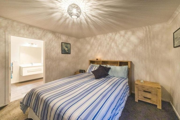 Photo of property in 6 Cardiff Street, Highbury, Palmerston North, 4412