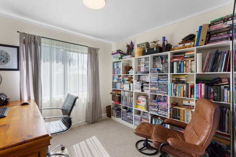 Photo of property in 88 Queens Road, Waikanae Beach, Waikanae, 5036
