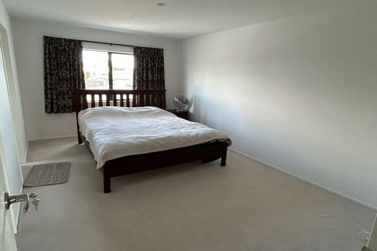 Photo of property in 16b Romney Place, Manurewa, Auckland, 2102