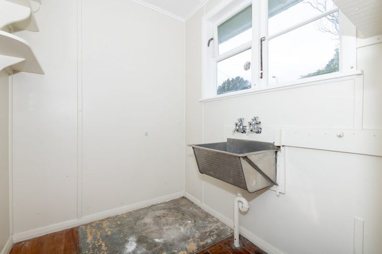 Photo of property in 313 Oxford Terrace, Avalon, Lower Hutt, 5011
