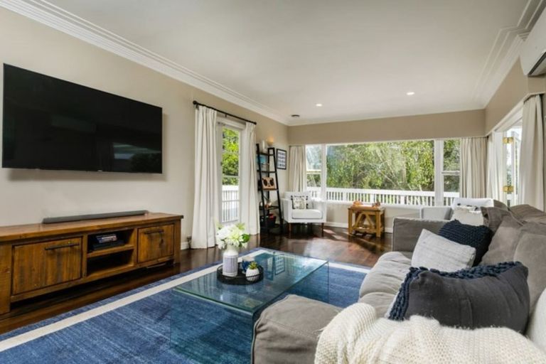 Photo of property in 9 The Close, Greenhithe, Auckland, 0632