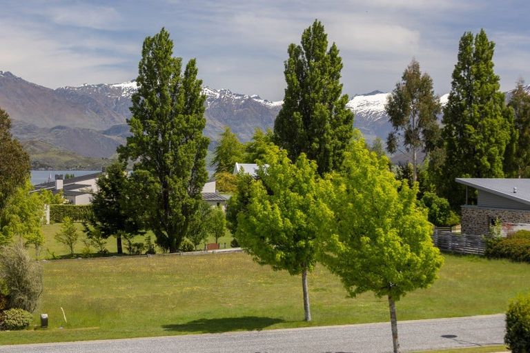 Photo of property in 22 Greenbelt Place, Wanaka, 9305