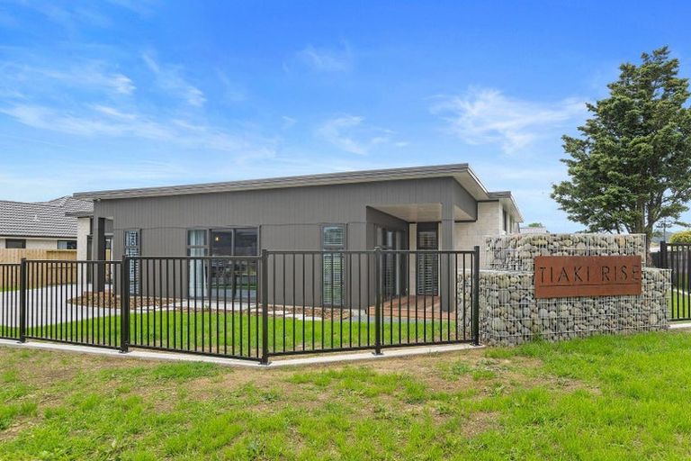 Photo of property in 2 Tiaki Rise, Tikipunga, 0112