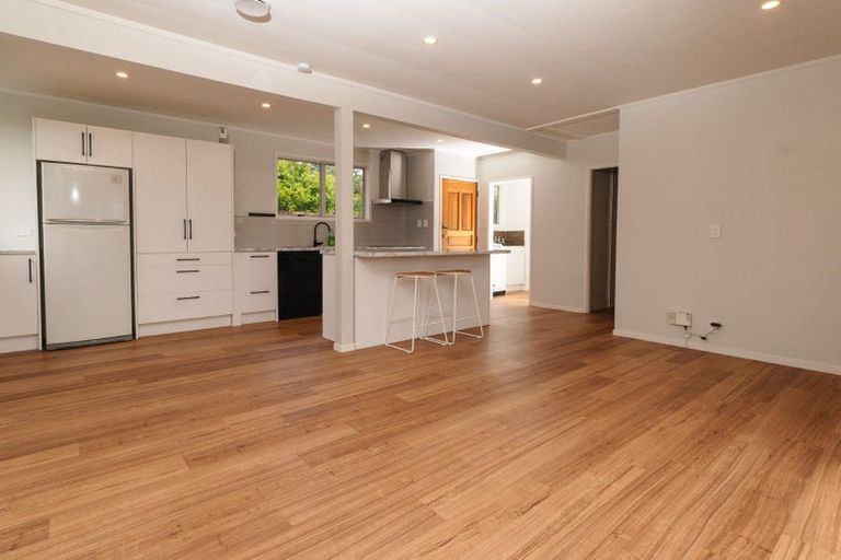 Photo of property in 64 Captain Scott Road, Glen Eden, Auckland, 0602