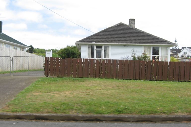 Photo of property in 56 Birdwood Road East, Swanson, Auckland, 0612