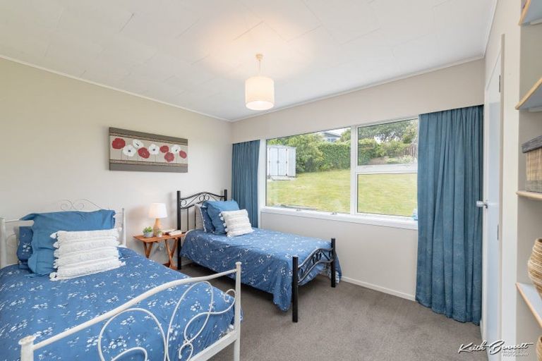 Photo of property in 39 Oakleigh Street, Maungaraki, Lower Hutt, 5010