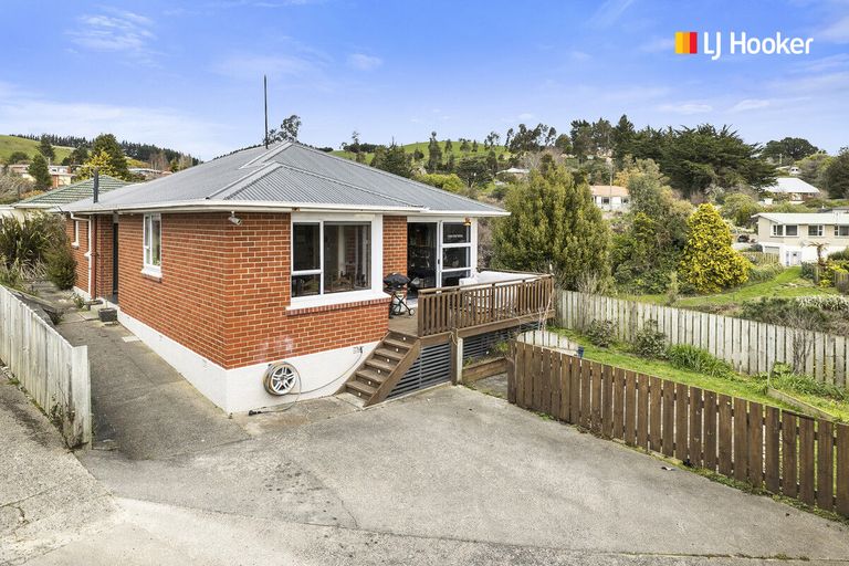 Photo of property in 2 Koremata Street, Green Island, Dunedin, 9018